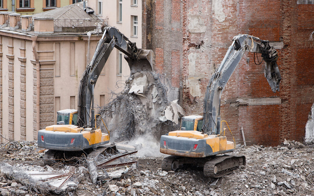 Demolición de un edificio en proceso