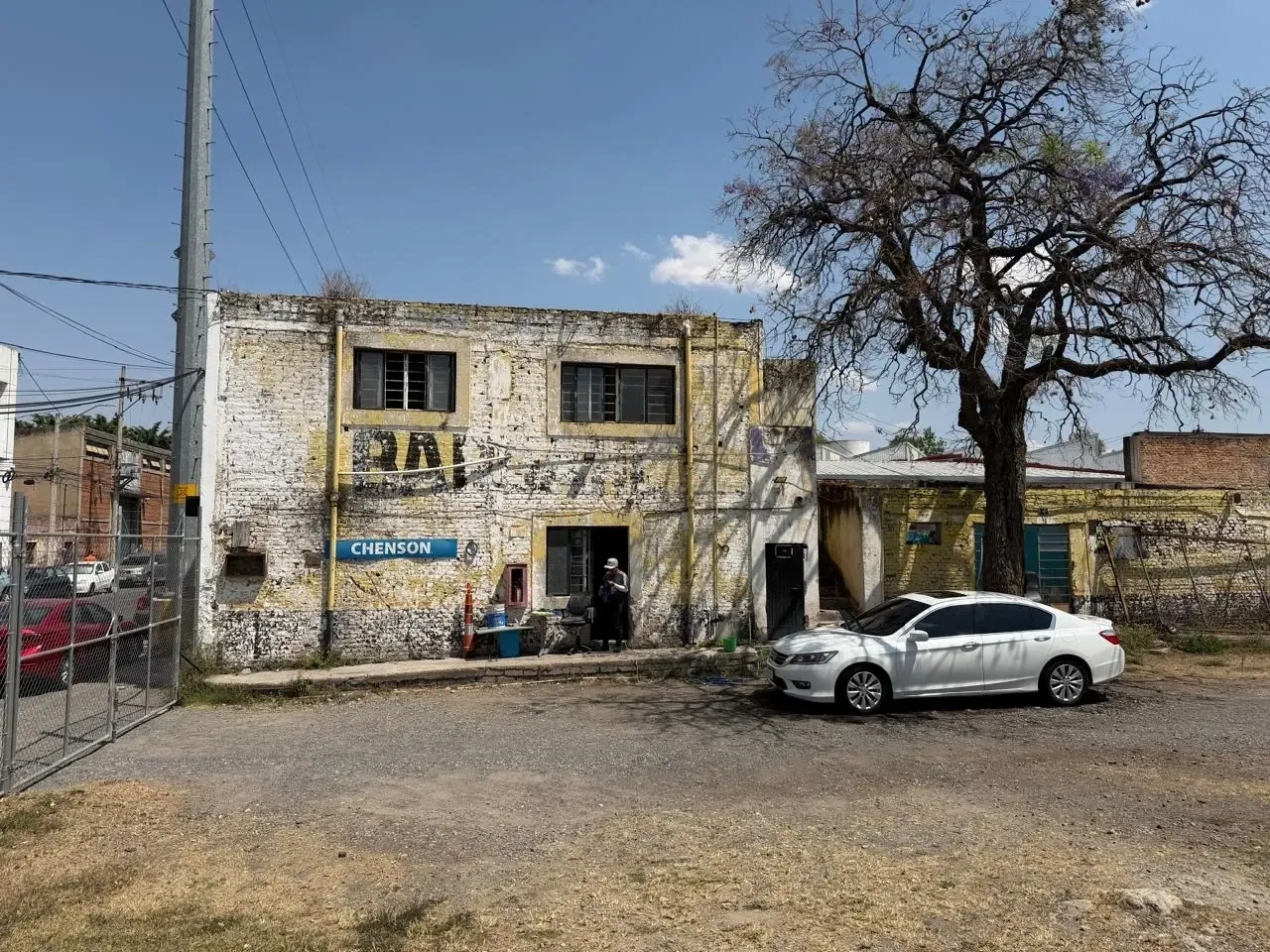 Servicio de demoliciones en zapopan con personal y maquinaria especializada, enfocado en seguridad, retiro de escombro y avance de obra en Zapopan y Guadalajara.