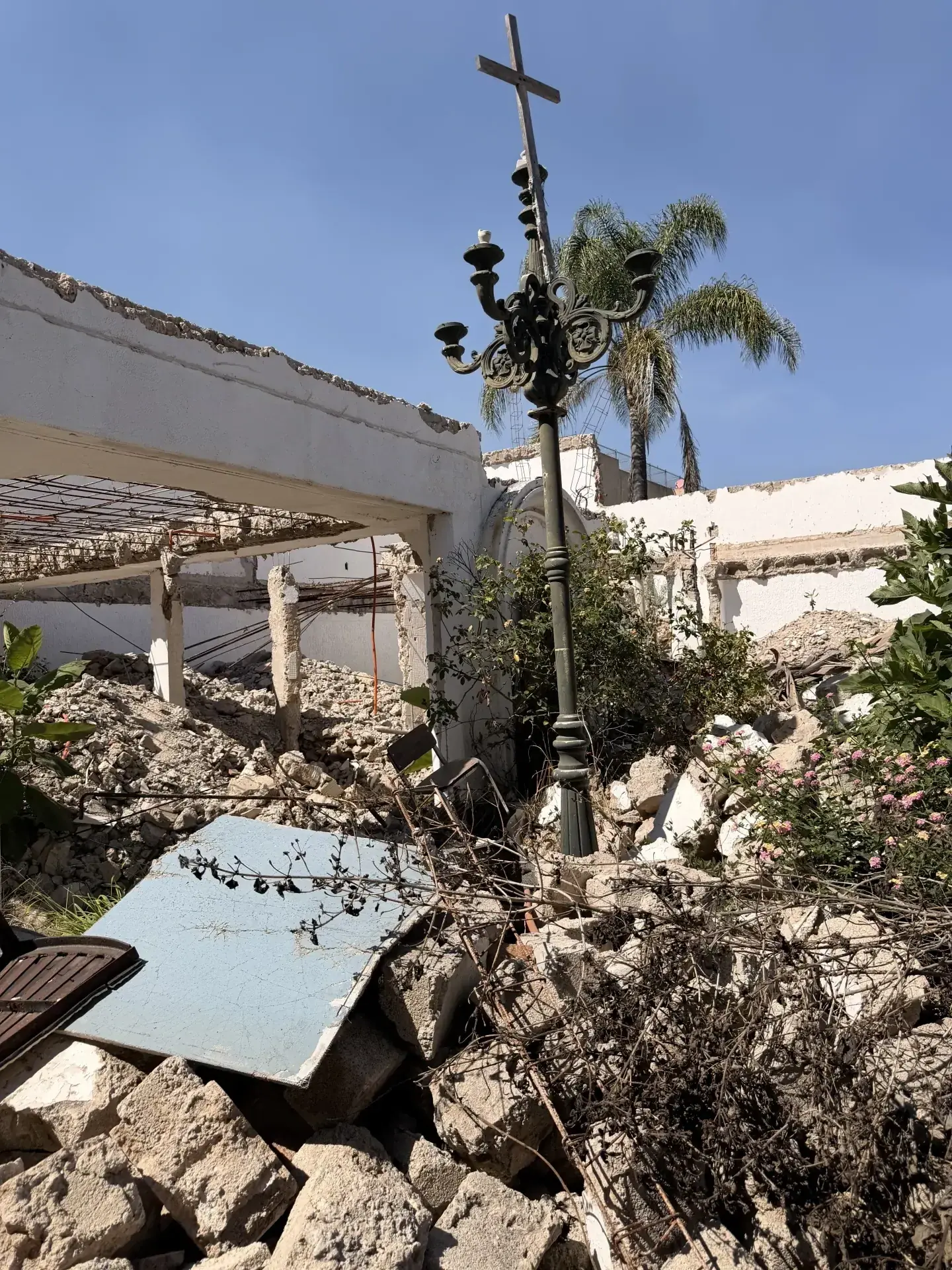 Servicio de proyecto de construccion con personal y maquinaria especializada, enfocado en seguridad, retiro de escombro y avance de obra en Zapopan y Guadalajara.